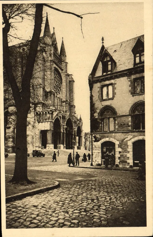Chartres — Das Alte Postamt und das Südportal — Éditions d'Art YVON - Vorderseite