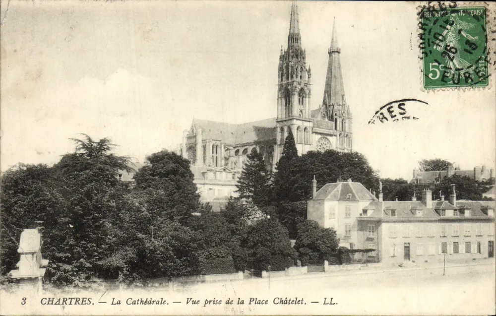 Chartres — Die Kathedrale — Ansicht vom Place Châtelet — LL. - Vorderseite