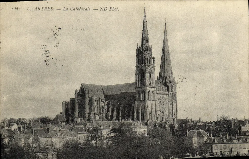 Châlres — A Catedral — ND Phot. - Frente