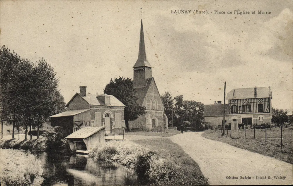 Launay (Eure) - Kirchplatz und Rathaus - Vorderseite