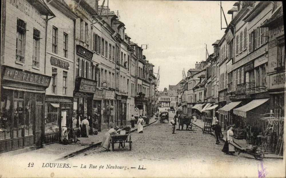 Louvières — Die Straße Neubourg — Li. - Vorderseite