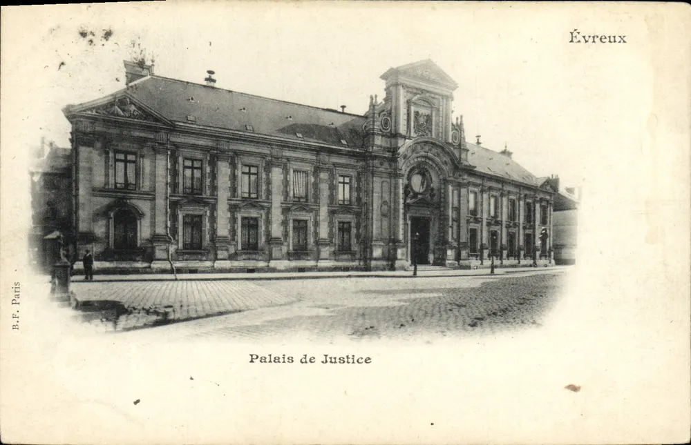 Palácio de Justiça — Évreux — B.F. Paris - Frente