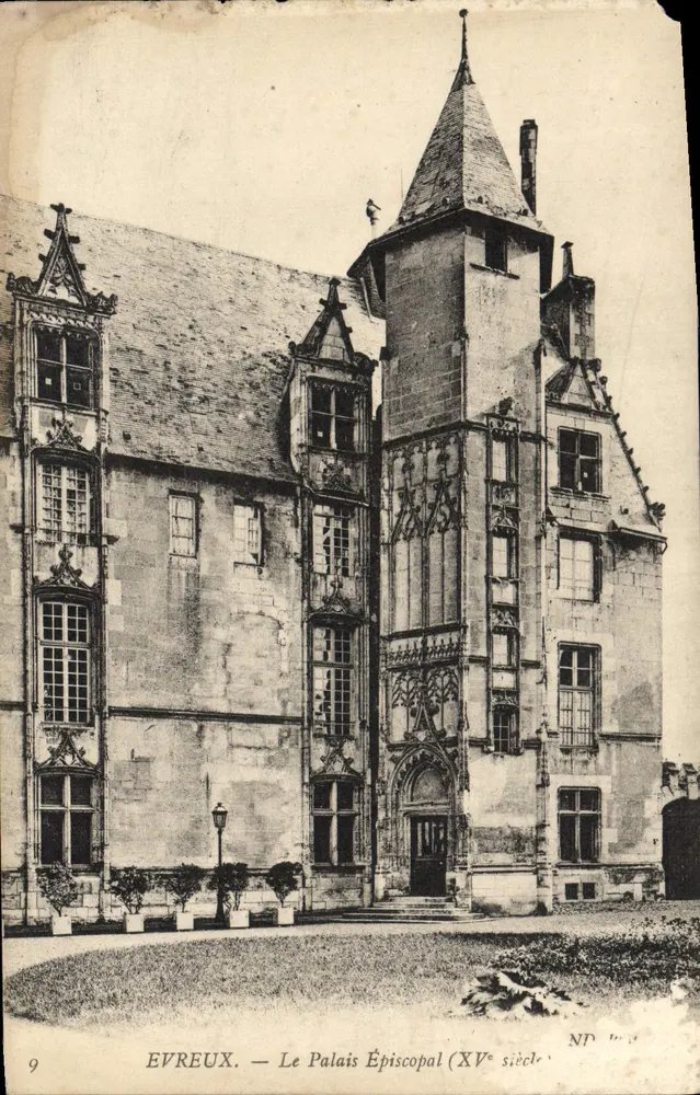 Evreux — Le Palais Épiscopal (XVe siècle) — Éditeur : ND n° 9 - Frente