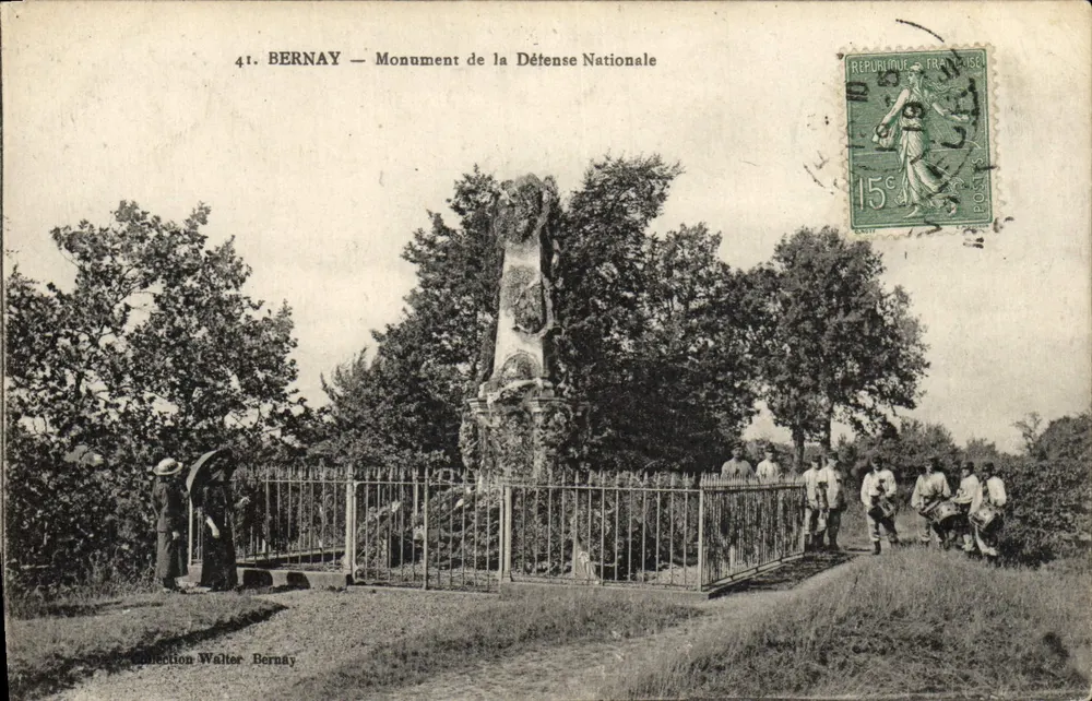 Bernay — Denkmal der Nationalen Verteidigung — Sammlung Walter Bernay - Vorderseite