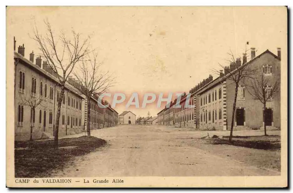 Camp Valdahon — La Grande Allée — Verleger unbekannt - Vorderseite