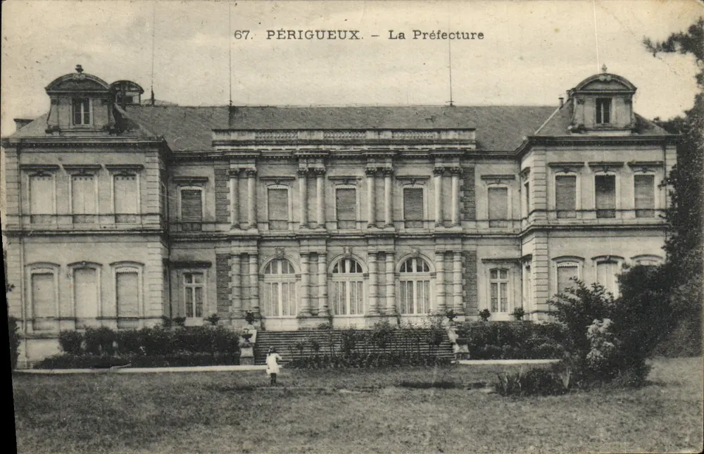 Périgueux — A Prefeitura — Editor desconhecido, n° 67 - Frente