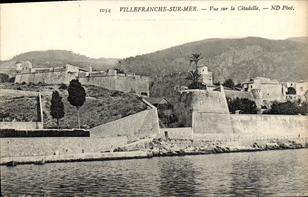 Villefranche-sur-Mer — Ansicht der Citadel — ND Pbot. - Vorderseite