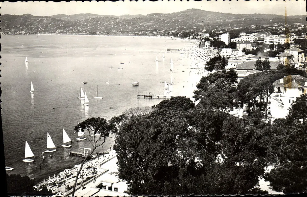 Vista geral da Baía — Juan-les-Pins — Fotógrafo M. Monlou - Frente