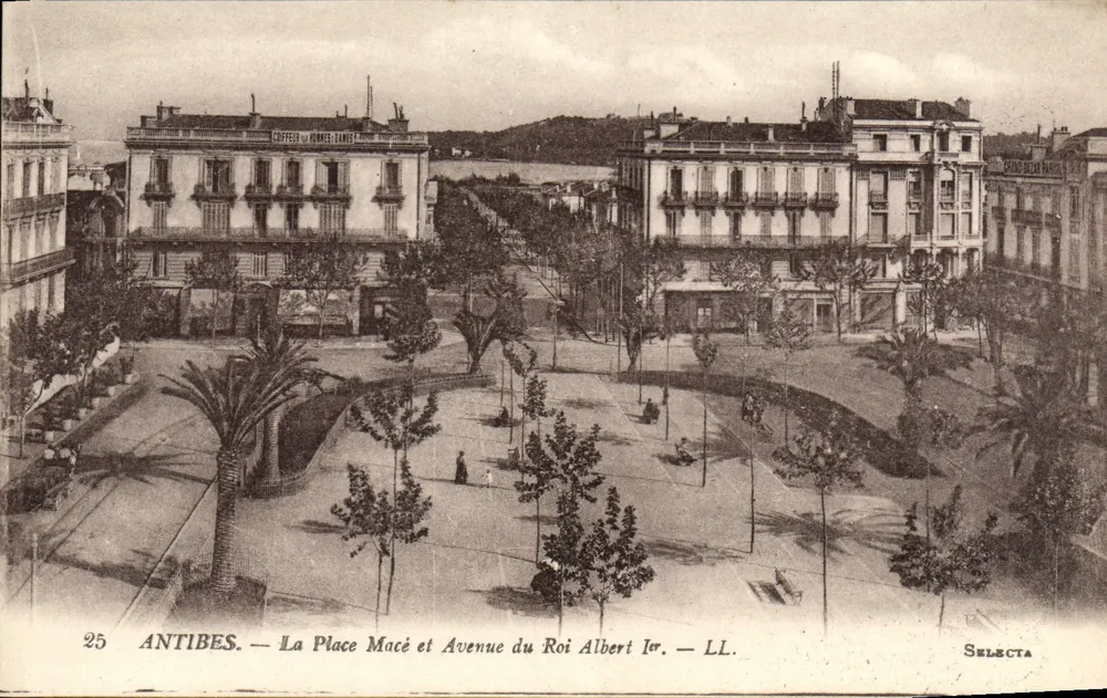 Antibes — Macé-Platz und König-Albert-I.-Straße — Selecta - Vorderseite