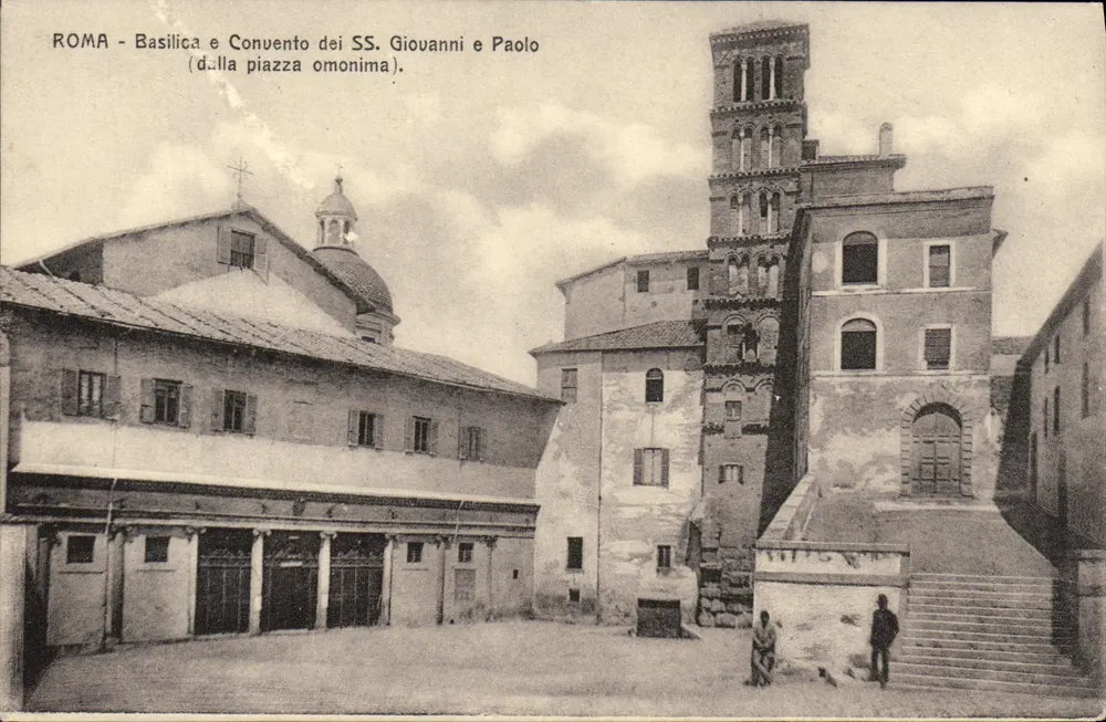Rom — Basilika und Konvent der hl. Johannes und Paulus (von der gleichnamigen Piazza) - Vorderseite