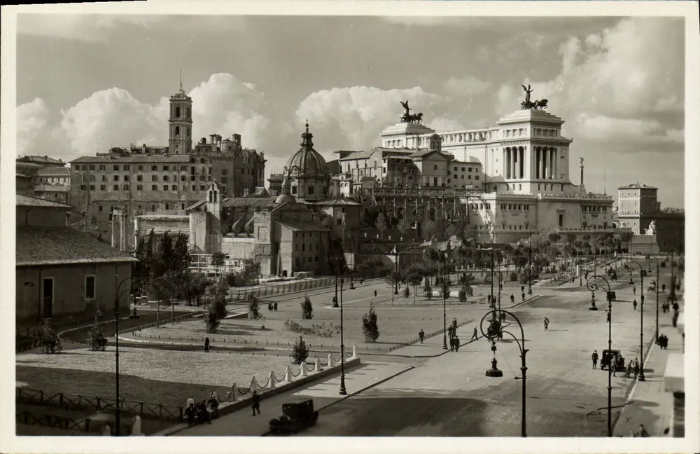 Roma - Via dell'Impero — vista do Vittoriano e do paisagem urbana — Istituto Fotografico Italiano, n° 80045 - Frente