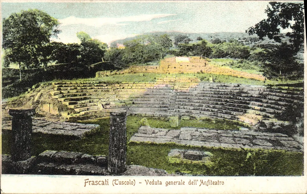 Frascati (Tuscolo) — Allgemeiner Blick auf das Amphitheater - Vorderseite
