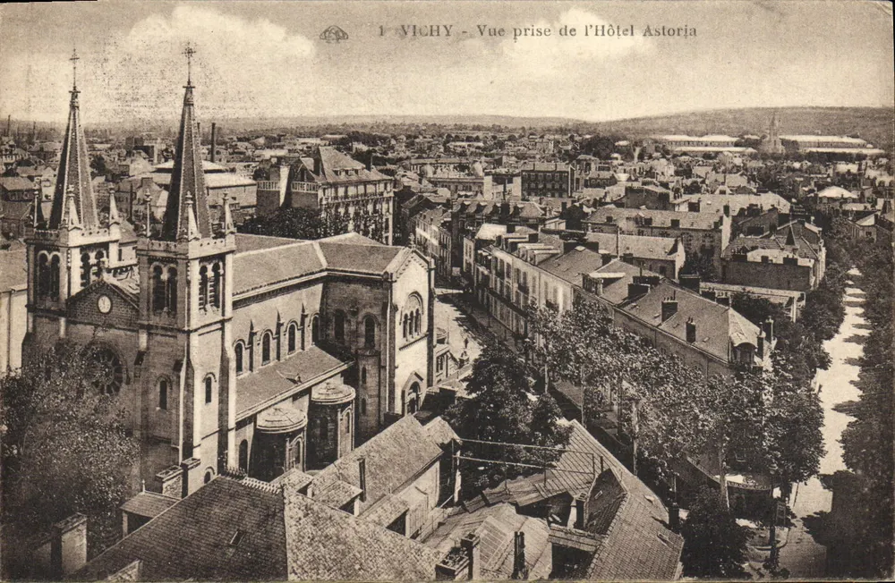 Vichy - Vue prise de l'Hôtel Astoria - Recto