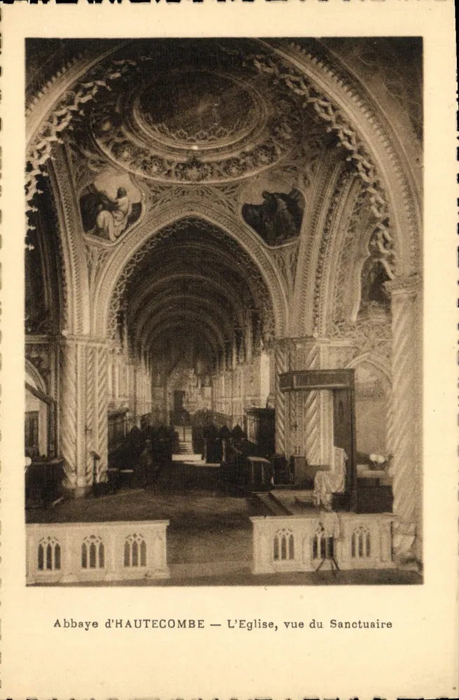 Abtei HAUTECOMBE — Die Kirche, Ansicht vom Heiligtum - Vorderseite