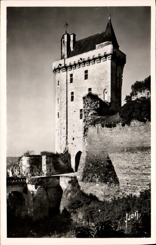 Chinon (Indre-et-Loire) — Das Schloss, Turm der Uhr — Les Éditions d'Art Martel - Vorderseite