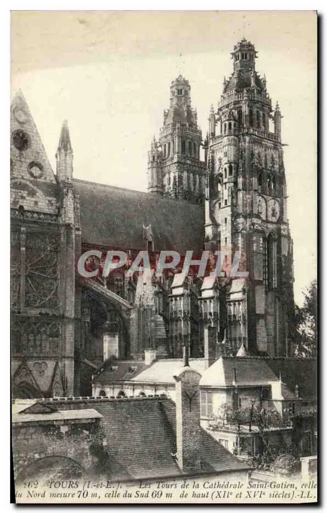 Tours (Loire-et-Cher) — Die Türme der Kathedrale Saint-Gatien, der nördliche misst 70 m, der südliche 69 m hoch (12. und 16. Jahrhundert) — LL. - Vorderseite