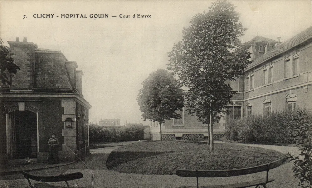 Clichy - Krankenhaus Gouin — Eingangshof - Vorderseite