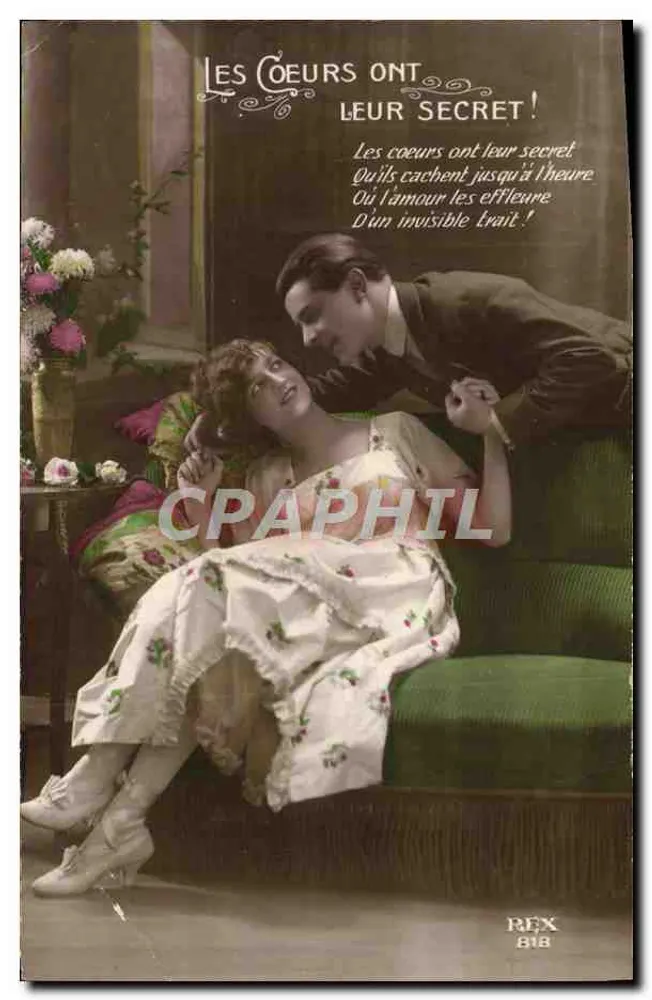 Un couple amoureux — scène intime sur un canapé vert — éditeur REX n° 818 - Vorderseite