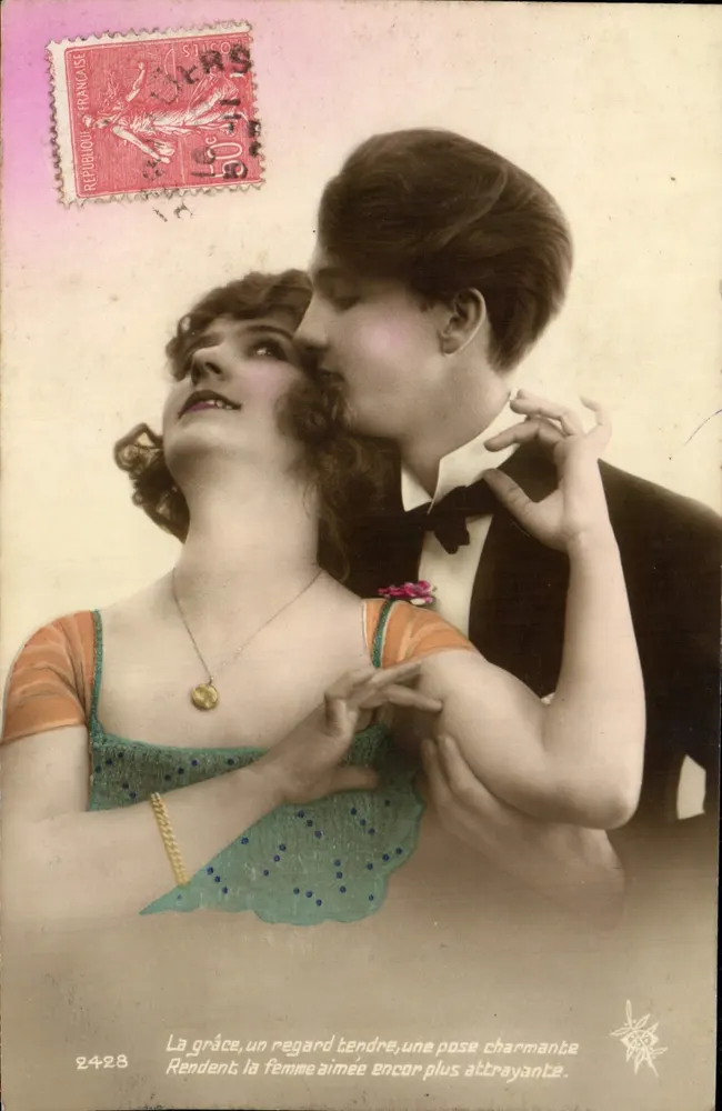 Ein zärtliches Paar — Die Grazie, ein zärtlicher Blick, eine charmante Pose. Sie machen die geliebte Frau noch attraktiver. — Verlag: Französische Fabrik, Nr. 2428 - Vorderseite