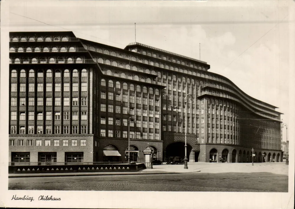 Hamburgo, Chilehaus — edifício Art déco — Georg Stilke G.m.b.H., Hamburgo - Frente
