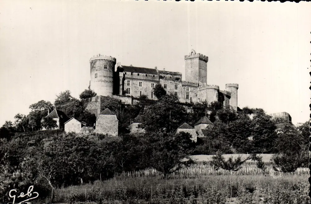 Le Château de Castelnau-Bretenoux — Vallée de la Dordogne — Édition 'Phot. Geb' n°27 - Recto