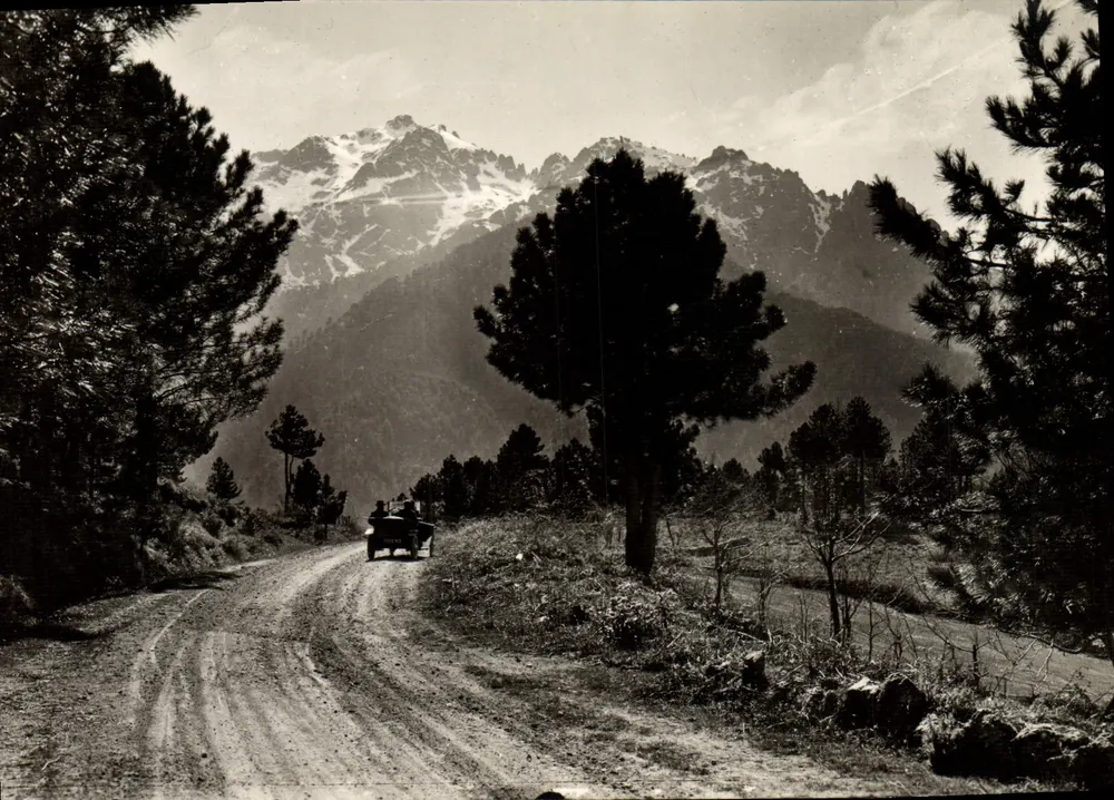 Córcega. El Monte Doro — vista de montaña con carretera y coche — Ediciones A. TOMASI - AJACCIO, n° 2522 - Anverso