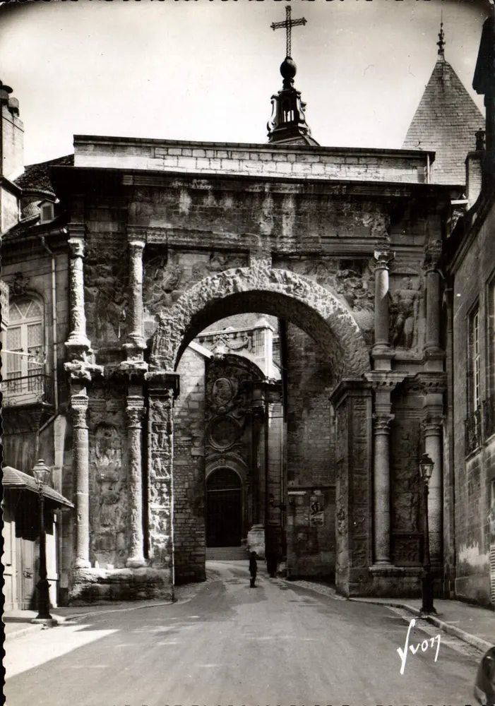 Besançon (Doubs) — A porta negra — As Edições de Arte 'WON', Paris - Frente