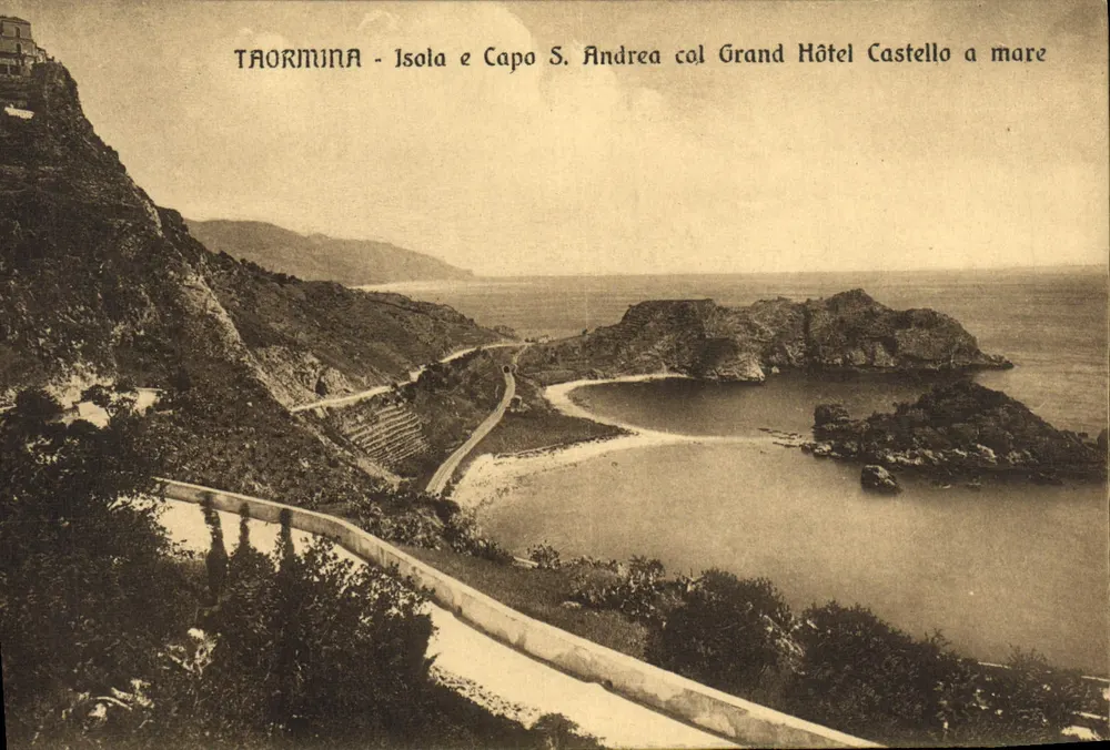 Taormina - Insel und Kap S. Andrea mit Grand Hôtel Castello am Meer — De Fot. Baliffi Crupi F. - Vorderseite