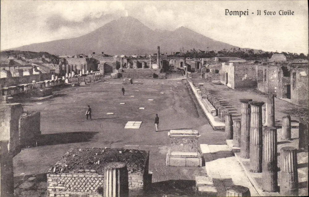 Pompeia — O Fórum Cívico — vista das ruínas com o monte Vesúvio no fundo — Ed. Tramonti e Migliaccio, n° 67 - Frente