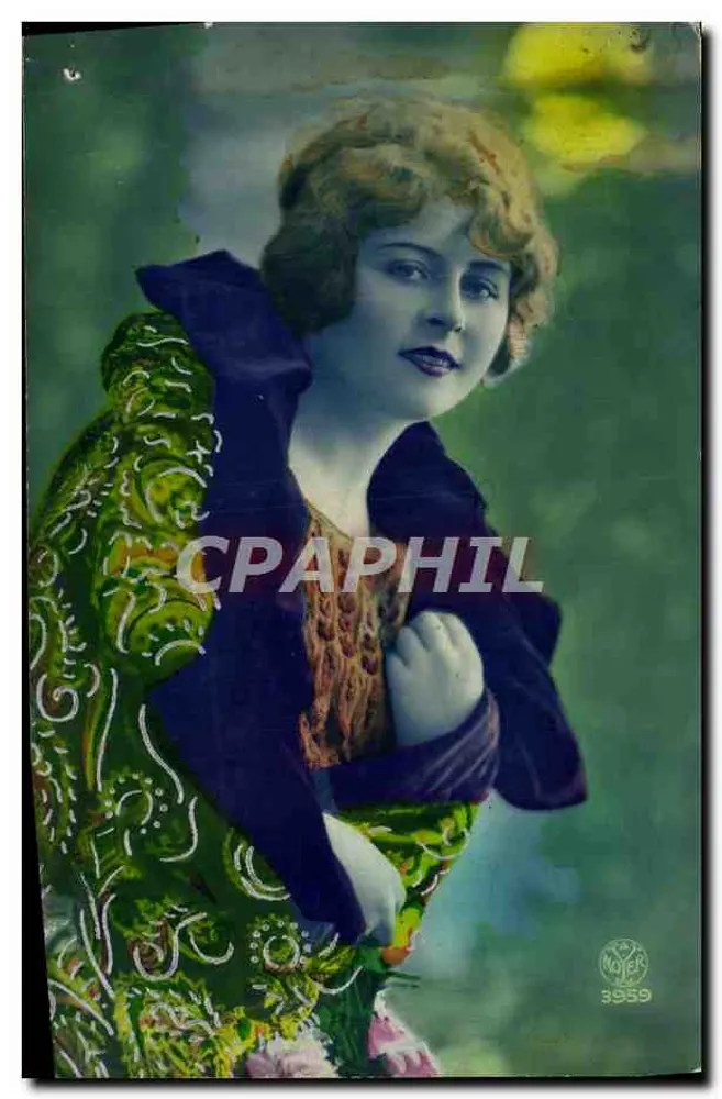Junge Frau in grünem Kleid und violettem Mantel — Noyer, Nr. 3959 - Vorderseite