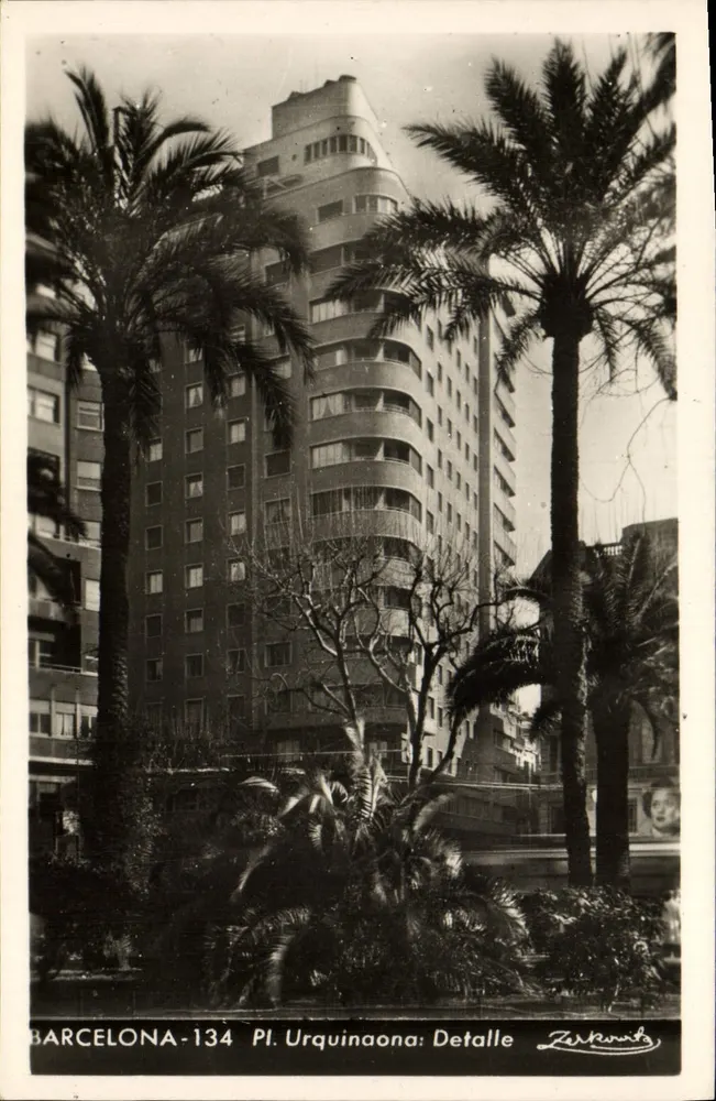 Barcelona - Pl. Urquinaona: Detail eines Art-Deco-Gebäudes — Zarkona, Nr. 134 - Vorderseite