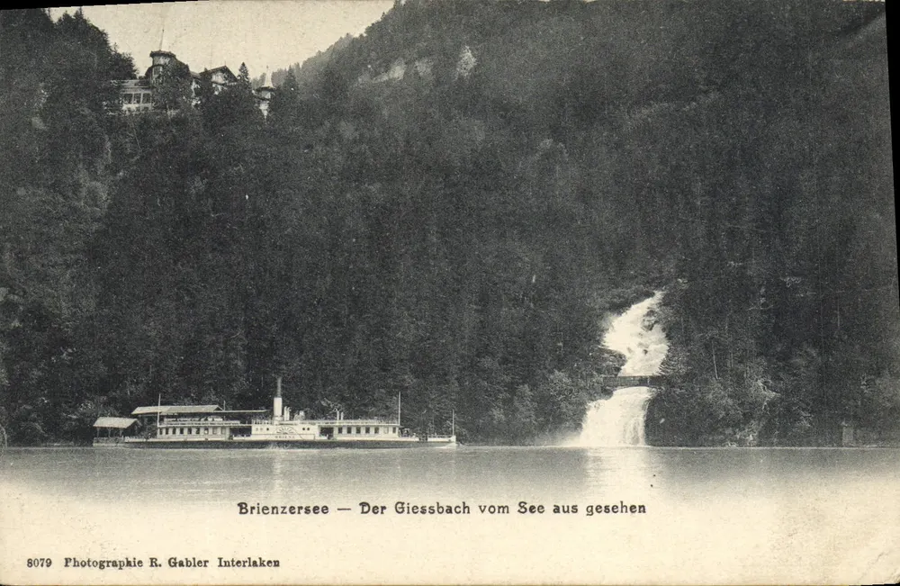 Brienzsee — Der Giessbach vom See aus gesehen — Photographie R. Gabler Interlaken 8079 - Vorderseite