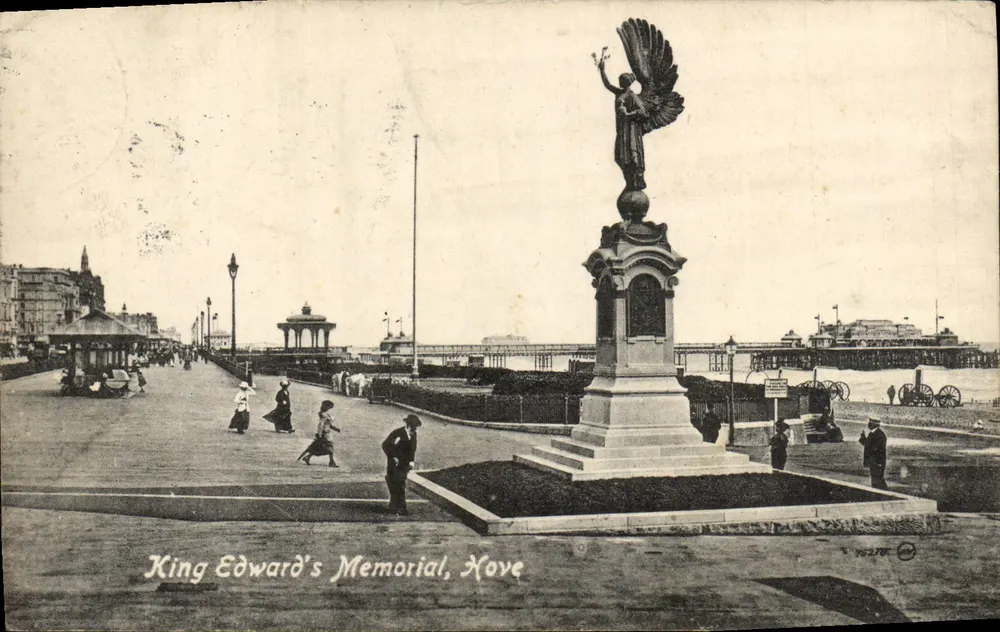 King Edward's Memorial, Hove — monument avec ange ailé, éditeur Valentine's Series - Frente