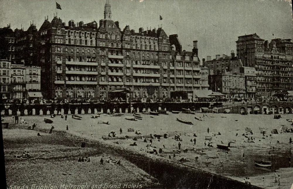 Brighton Sands — Hotels Sands, Brighton, Metrogle und Grand — Verlag nicht sichtbar - Vorderseite