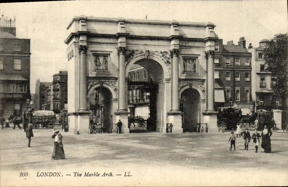 LONDRES — O Portal de mármore — LL. n° 209 - Frente
