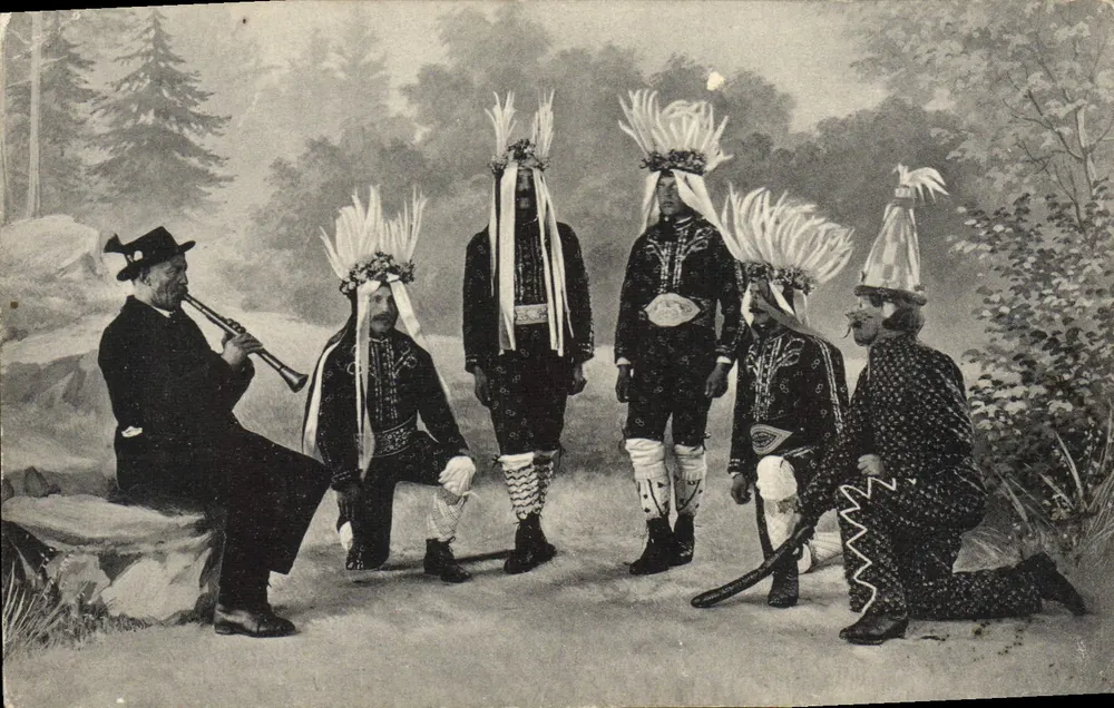 Grupo de dançarinos em trajes tradicionais — C. Jungholt, Salzburgo, n° 1875 - Frente