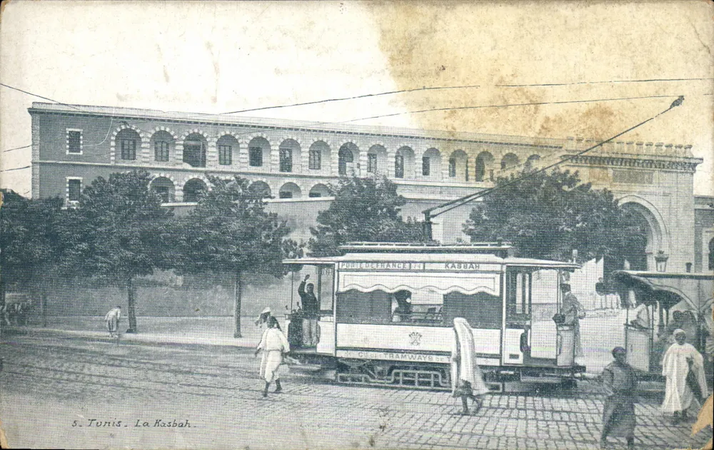 Tunis - La Kasbah — Tramway devant la Porte d'France, éditeur 'CLUB TRAMWAYS' et n°5 - Voorkant