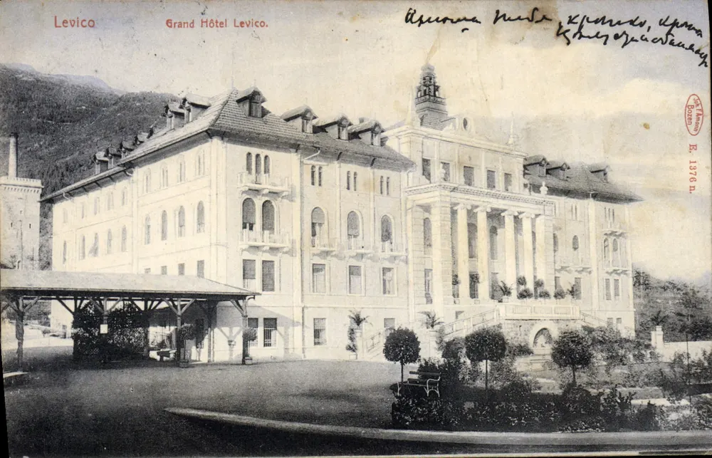 Levico — Grand Hôtel Levico — editor E. 1376 n. - Frente