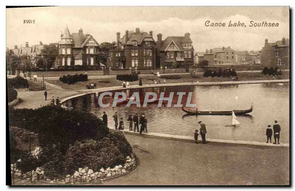 Canoe Lake, Southsea — uitzicht op het meer met gondel en gebouwen — Valentine's Series Postcard - Voorkant