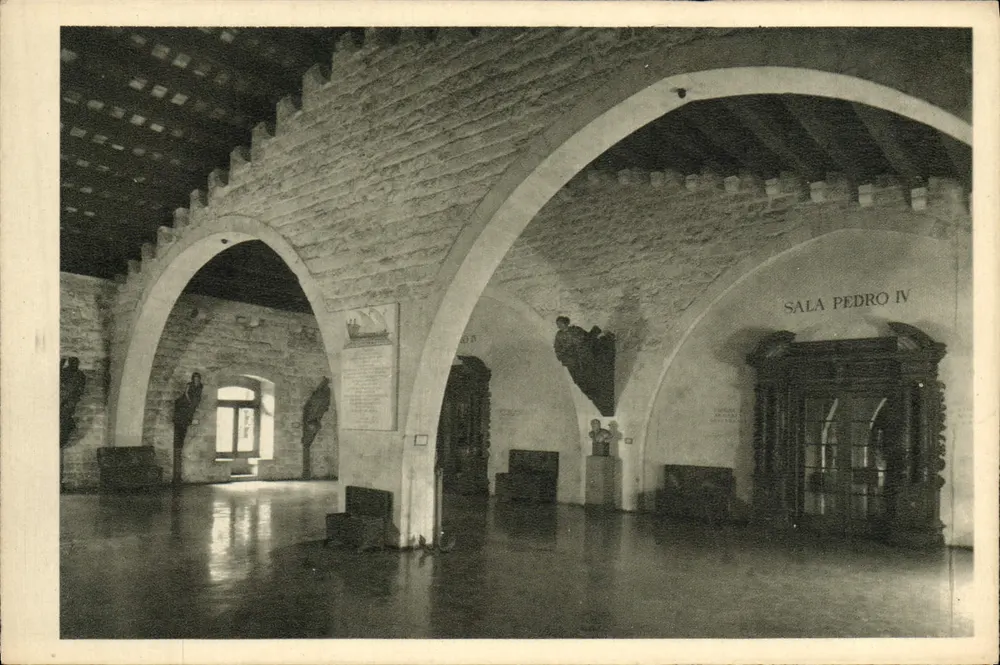 Sala Pedro IV — Innenansicht eines Museums — Maritime Museum Reales Atarazanas, Barcelona - Vorderseite