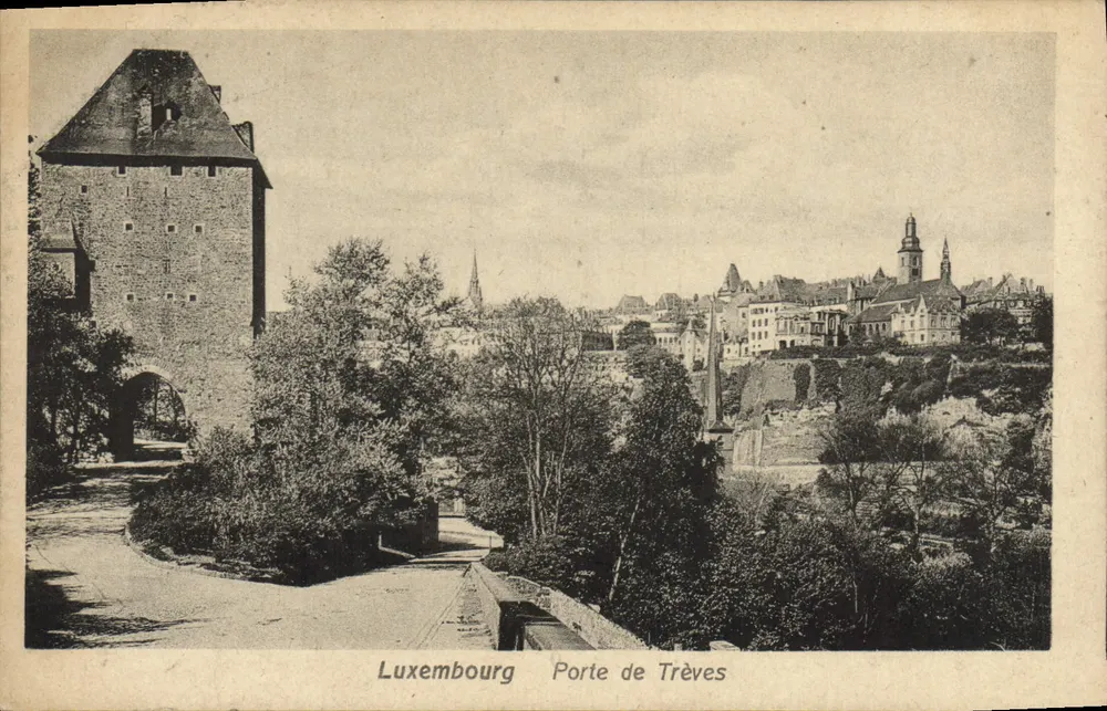 Luxemburgo Porta de Trèves — vista da porta e do castelo — Edit. Capus & Fiedier, No. 10 - Frente