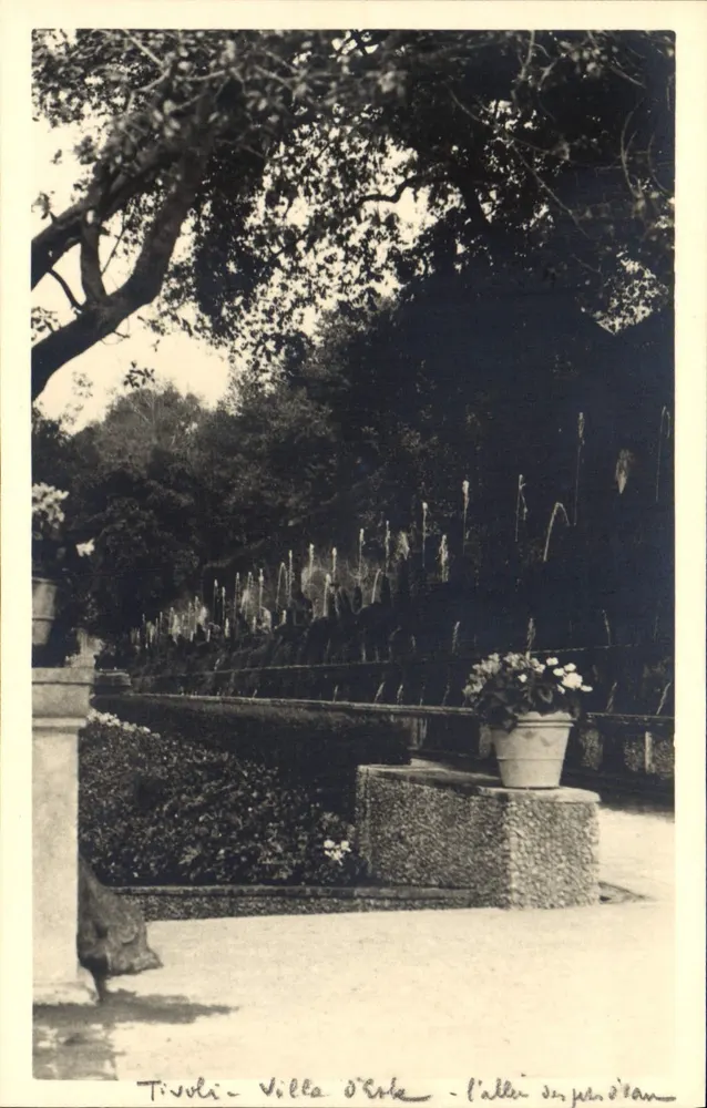 Tivoli - Villa d'Este - the upper path - Front
