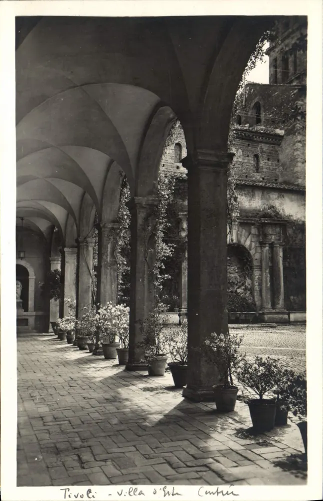 Tivoli - Villa d'Este - Il Portico — Foto L.Provizi, série 4 - Frente