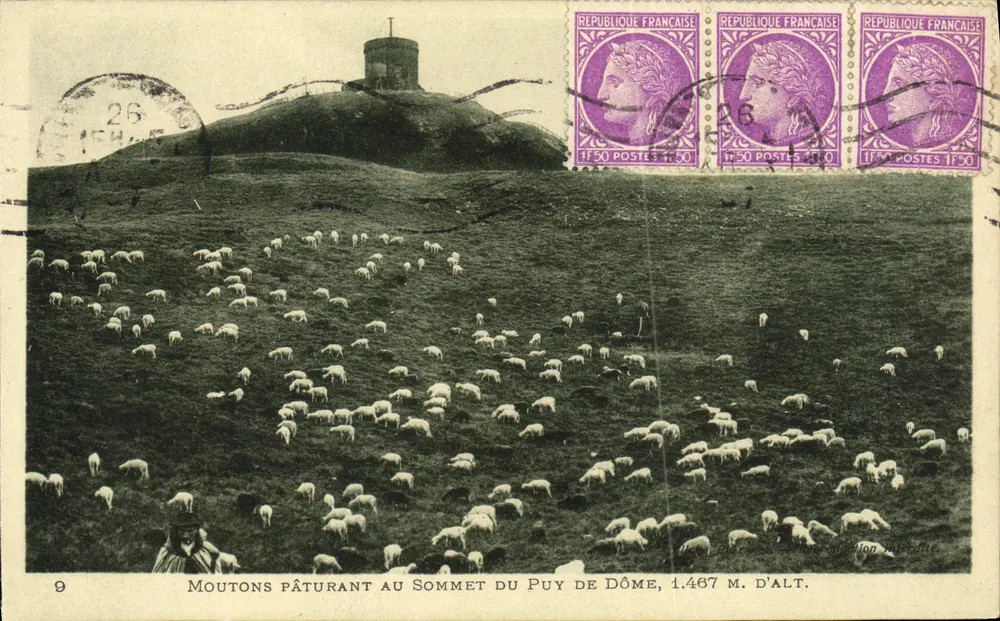 Schafe, die auf dem Gipfel des Puy de Dôme grasen — Verlag: Rép. Française, Nr. 9 - Vorderseite