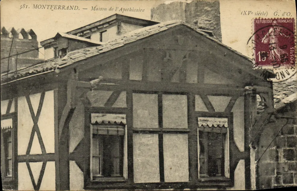 Montferrand — Casa do Farmacêutico — Século XV — G. d'O. - Frente