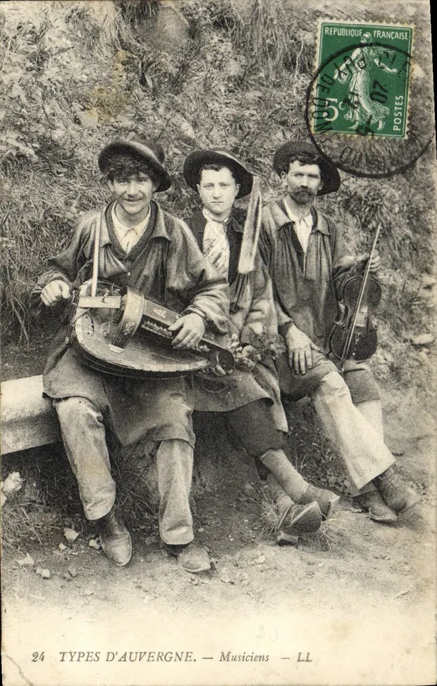 Types d'Auvergne — Musiciens — LL — Éditeur LL - Vorderseite