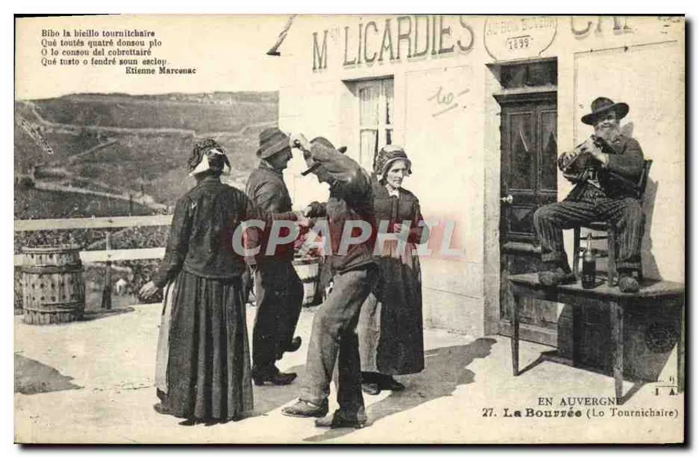 A Bourrée (Lo Tournichaire) — cena de aldeia — Editor: M. Licardies, 1899 - Frente