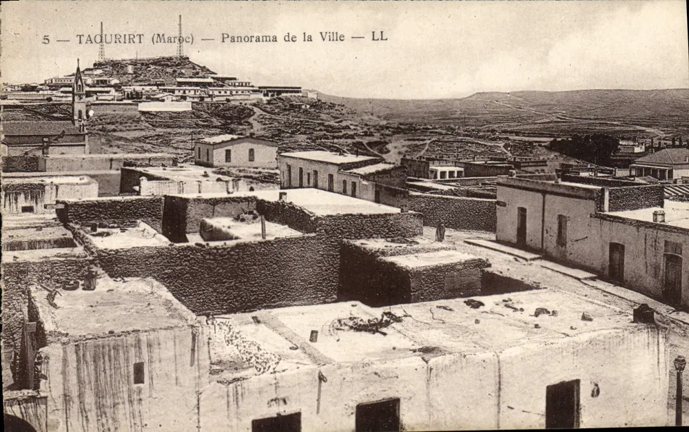 Taourirt (Marrocos) — Panorama da Cidade — LL - Frente