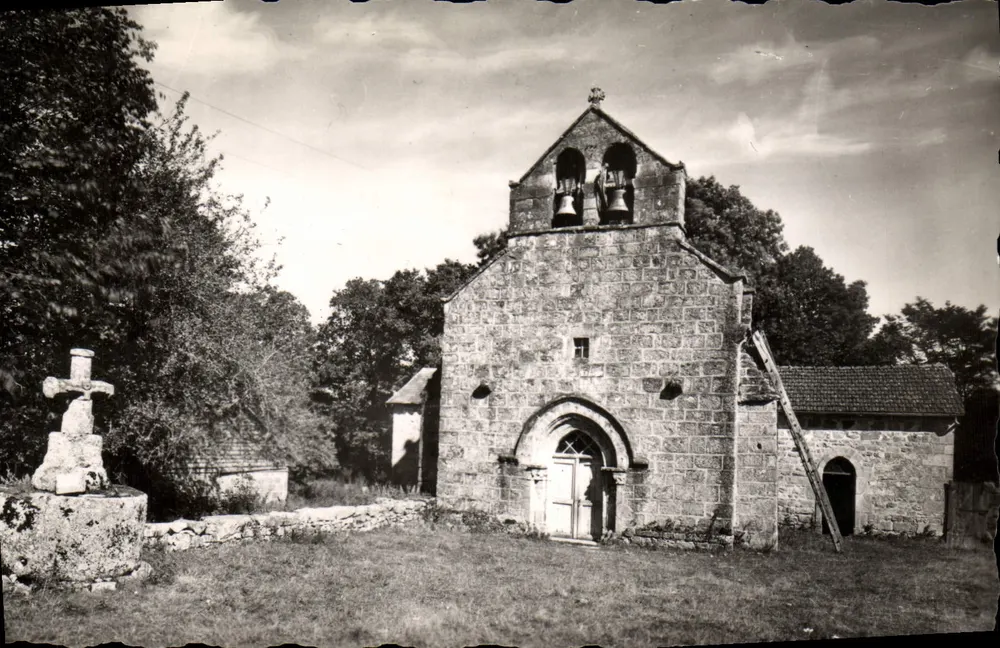 La Celle-d'Auvergne — Igreja — Édition de Luxe, Rue Chaussade, Le Puy - Frente