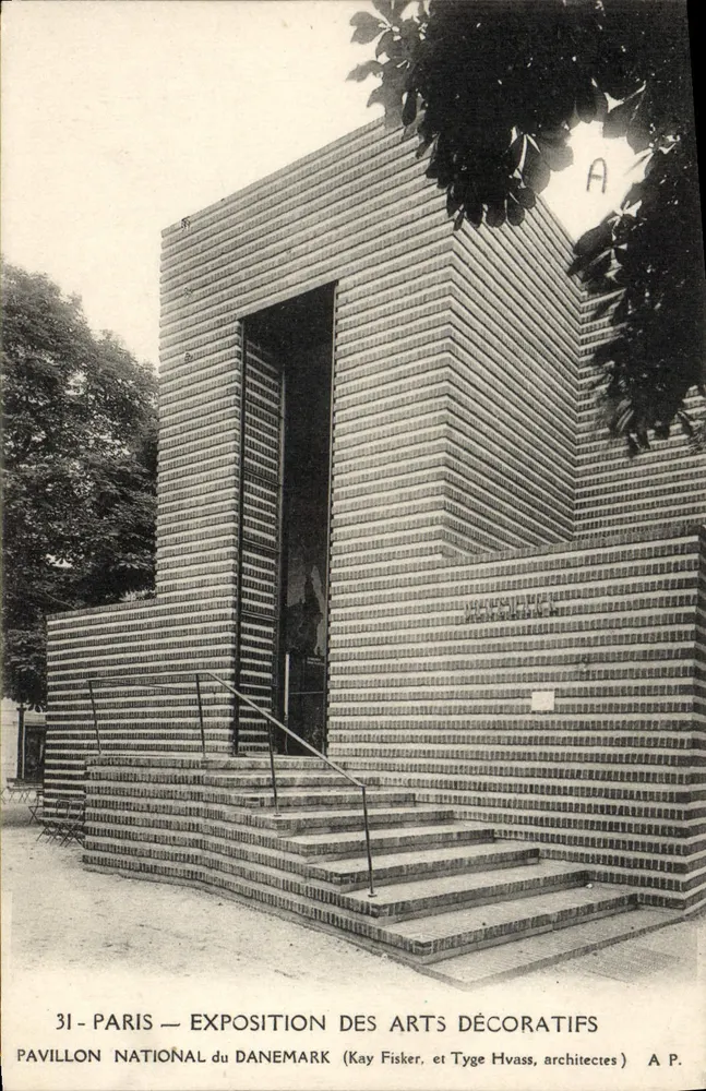 Paris — Ausstellung für Dekorative Künste — Nationalpavillon Dänemark — Architekten Kay Fisker und Tyge Hvass - Vorderseite